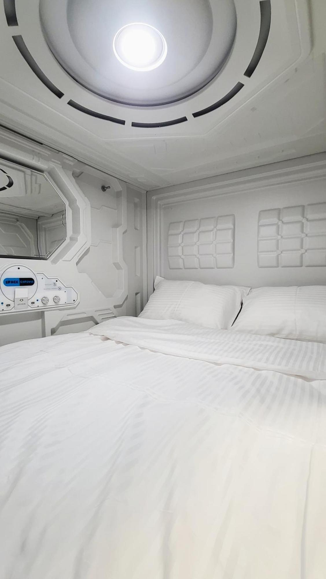 Capsula Hotel Erivan Exterior foto
