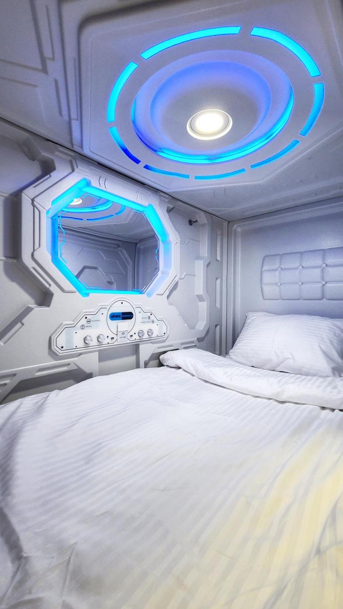 Capsula Hotel Erivan Exterior foto