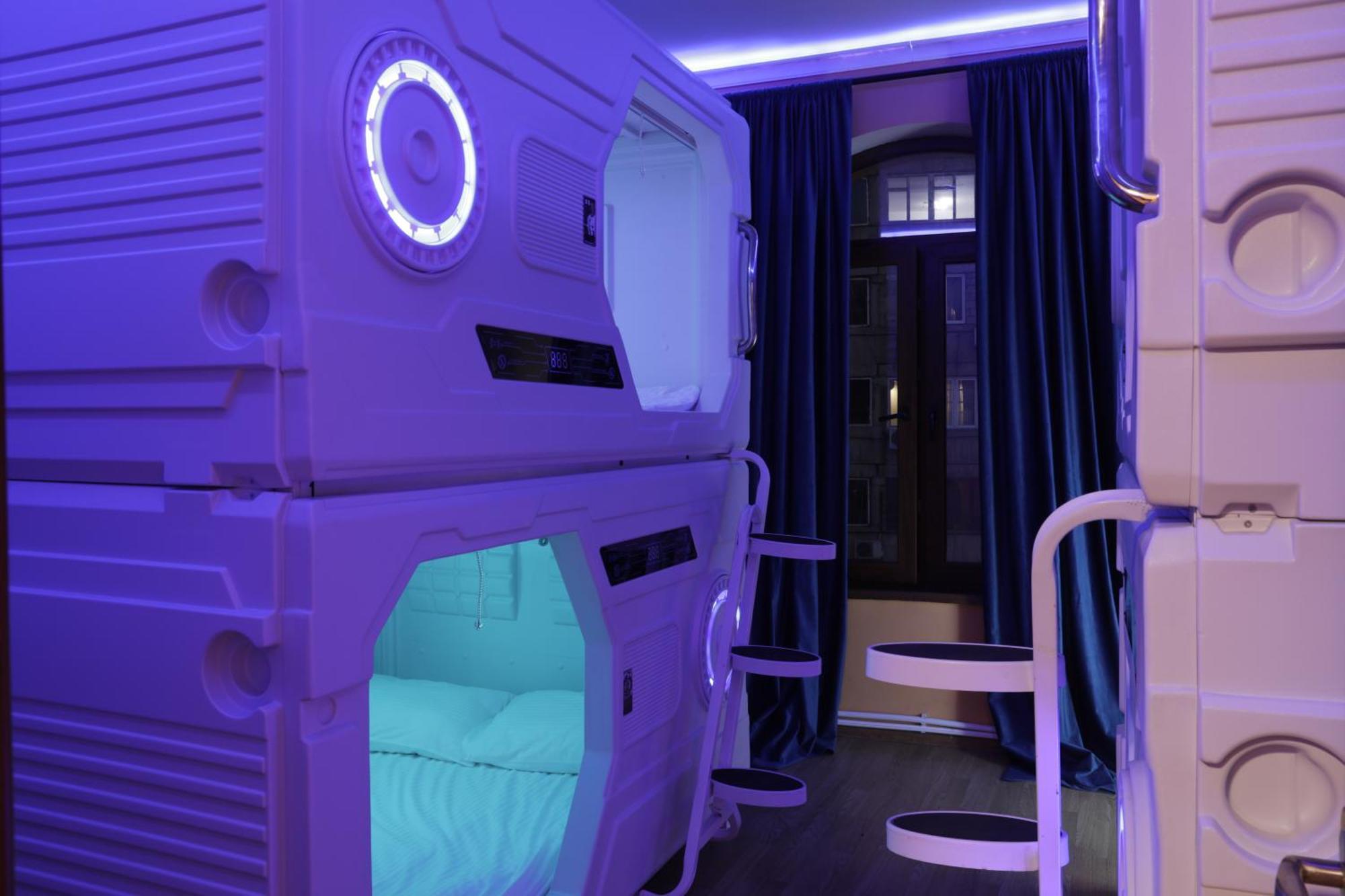 Capsula Hotel Erivan Exterior foto